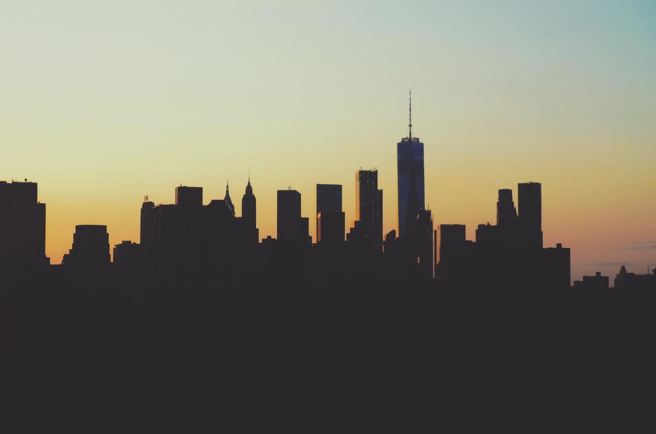 Hyatt Place New York Chelsea Exterior photo Manhattan skyline at sunset