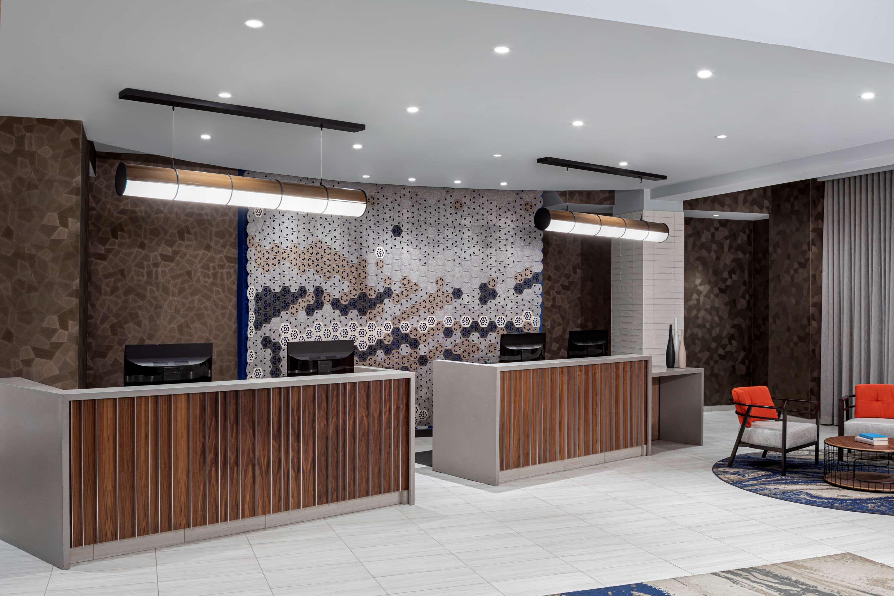 Hyatt Place New York Chelsea Exterior photo Reception desk