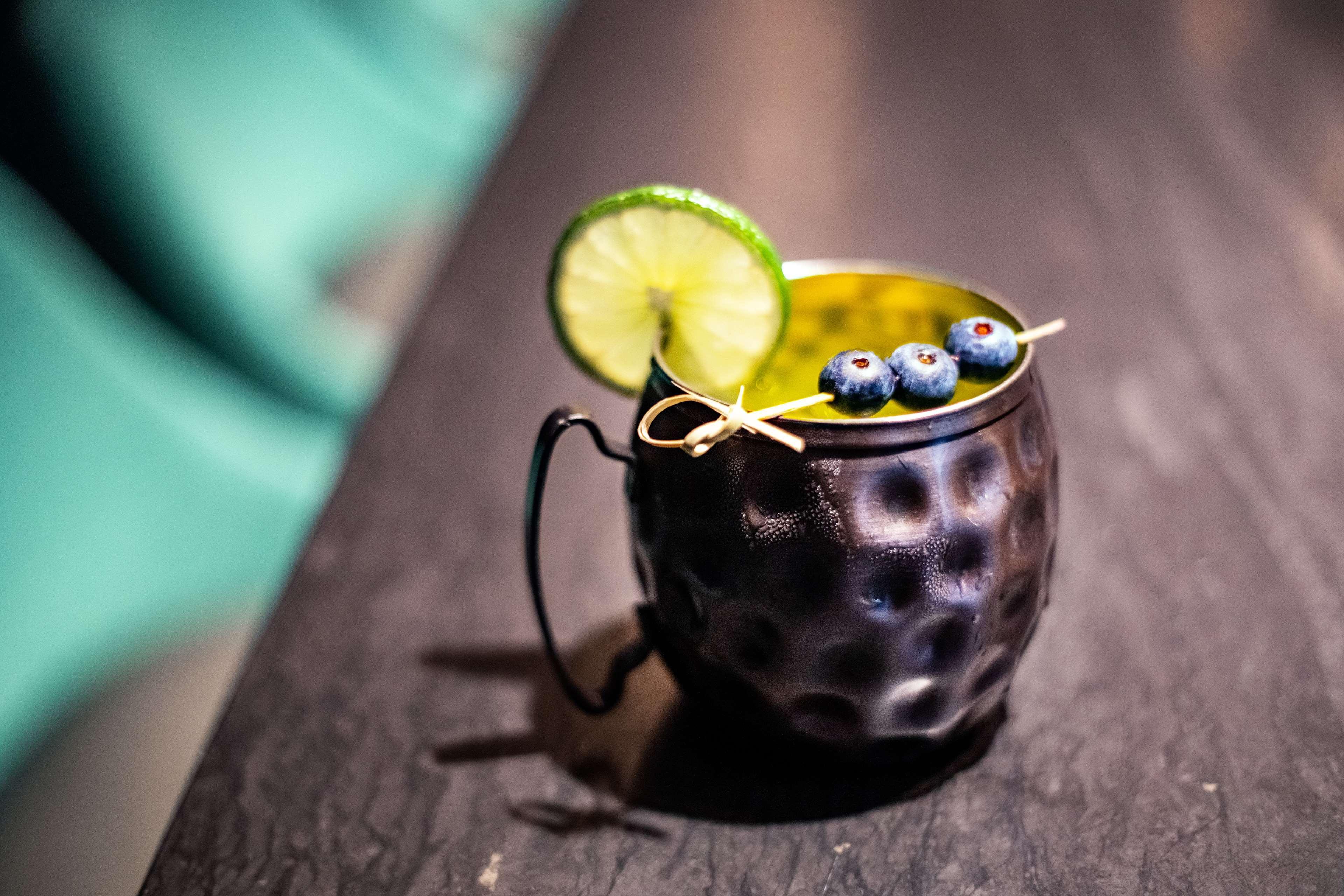 Hyatt Place New York Chelsea Exterior photo A cocktail at a bar
